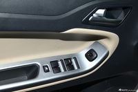2014款福美来M5 1.6L自动舒适型