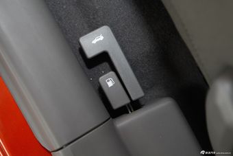 2013款新赛欧三厢1.2L手动温馨版