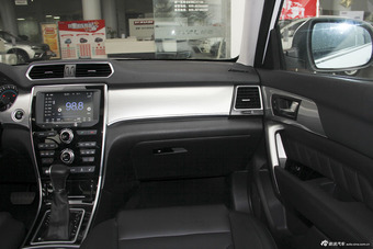 2015款哈弗H2 1.5T自动两驱尊贵版