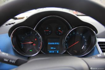 2012款科鲁兹1.6T SE手动运动版