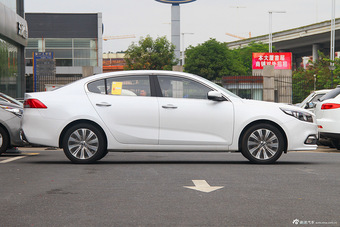 2015款起亚K4 1.8L自动DLX Special