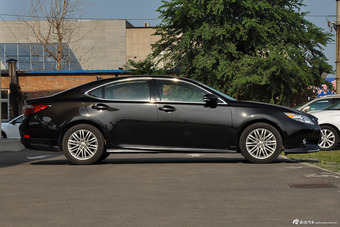 2014款雷克萨斯ES250自动豪华版