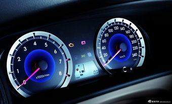 2013款花冠官方图