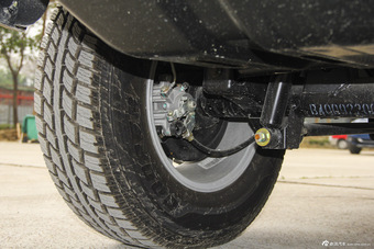 2014款北京BJ40 2.4L手动穿越版