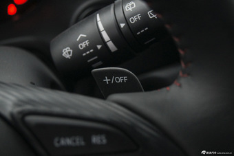 2016款马自达3昂克赛拉2.0L自动两厢旗舰型