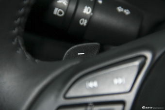 2015款阿特兹2.5L自动蓝天运动版