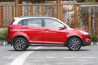 2016款金杯智尚S35 1.5L手动精英版