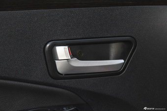 2016款风光370 1.5L手动尊享版7座