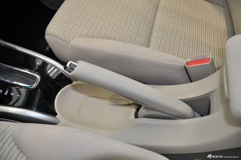 2013款凌派1.8L自动豪华版 探戈红