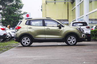 2016款长安CS15 1.5L手动时尚版