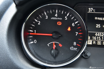 2015款逍客2.0L两驱CVT XV酷雷