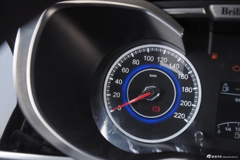 2015款中华V3 1.5L自动精英型