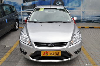 2013款福克斯三厢经典