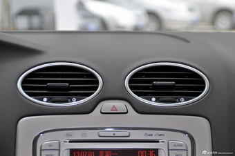 2013款福克斯三厢经典