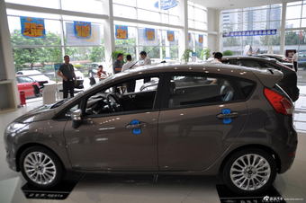 2013款嘉年华两厢