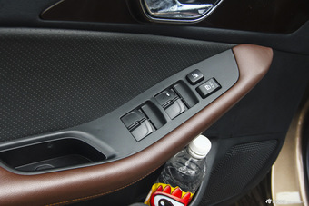 2015款V5菱致plus 1.5L手动智尊型