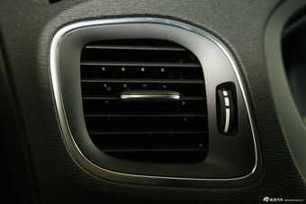 2015款沃尔沃V40 1.6T智逸版