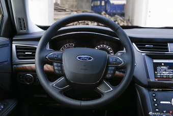 2015款金牛座2.0T自动至尊型