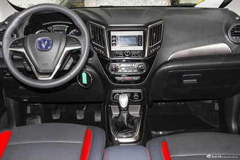 2016款长安CS15 1.5L手动时尚版