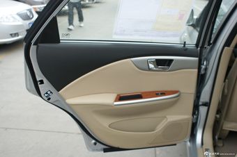 2013款凯越1.5L手动经典型 钛银