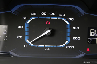 2015款荣威360 1.4T自动尊享版