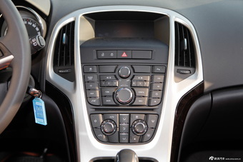 2014款英朗XT 1.6L自动舒适天窗版