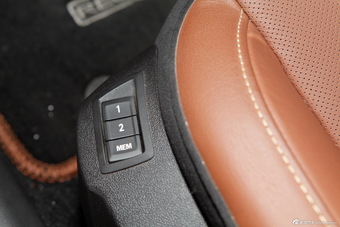 2014款君威GS 2.0T自动纵情运动版