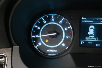 2013款瑞风M5 2.0T自动公务版