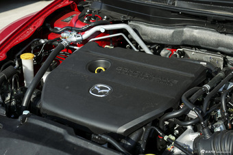 2015款睿翼2.0L自动轿跑精英型