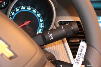 2012款科鲁兹1.8SE手自一体舒适版