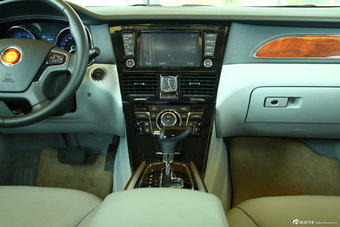 2013款红旗H7 3.0L自动尊贵型