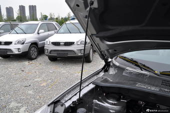 2013款狮跑2.0L GLS自动两驱版