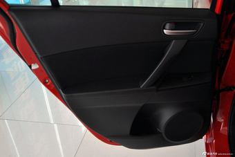 2013款马自达3星骋三厢1.6L手动精英型