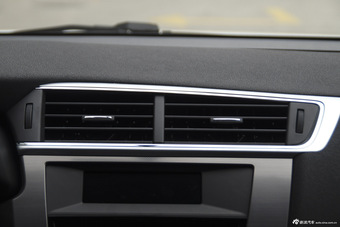 2016款DS 6 1.6T自动舒适版THP160