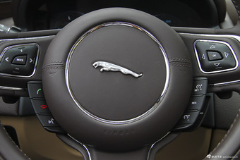 2015款捷豹XJL 2.0T两驱典雅商务版