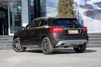 2016款奔驰GLA级 GLA220 2.0T自动 4MATIC豪华型