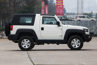 2014款北京BJ40 2.4L手动穿越版