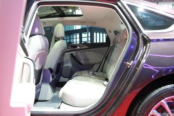 2015上海车展：众泰Z700