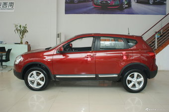 2012款逍客2.0L两驱CVT XV雷