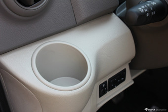 2014款NV200 1.6L CVT尊贵型国IV到店实拍