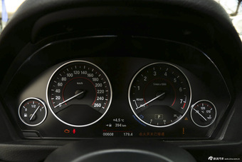 2015款宝马3系328i M运动型