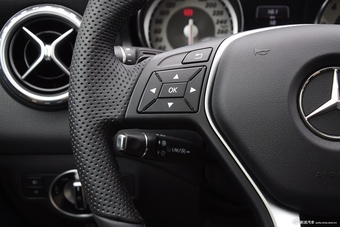 2015款奔驰GLA200时尚型