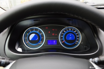 2015款吉利EC8 2.0L自动尊贵型