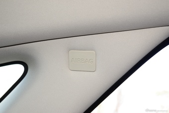 2016款捷豹XJL 2.0T自动两驱典雅商务版