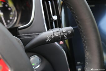 2016款荣威RX5基本型