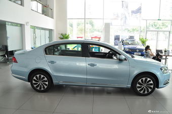 2013款迈腾蓝驱版