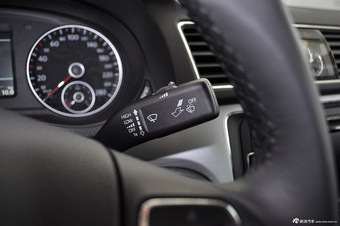 2014款帕萨特1.8T DSG御尊版