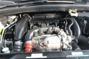 2013款雪铁龙C4L 1.6THP自动劲智版