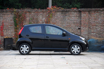 2012款比亚迪F0实拍