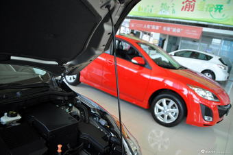 2013款马自达3星骋三厢1.6L自动精英型